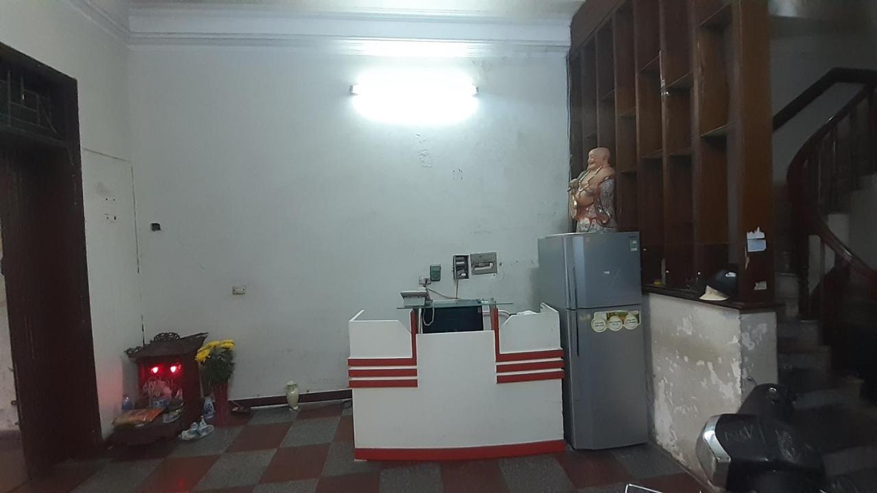 Oyo 681 Hoang Lan Guesthouse Hanoi Exteriör bild